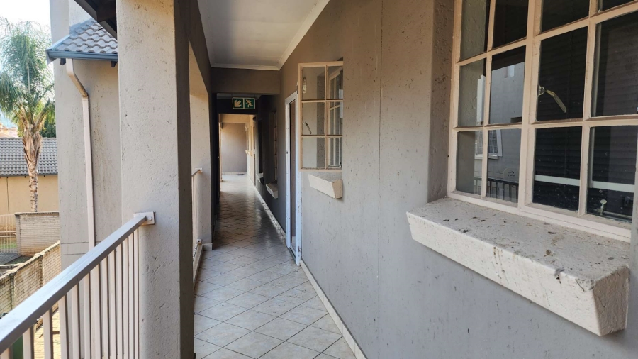 2 Bedroom Property for Sale in Waterval East North West